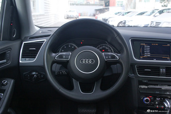 2017款奥迪Q5 2.0T自动40TFSI舒适型 