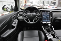 2017款众泰SR7 1.5T自动魔方之路版