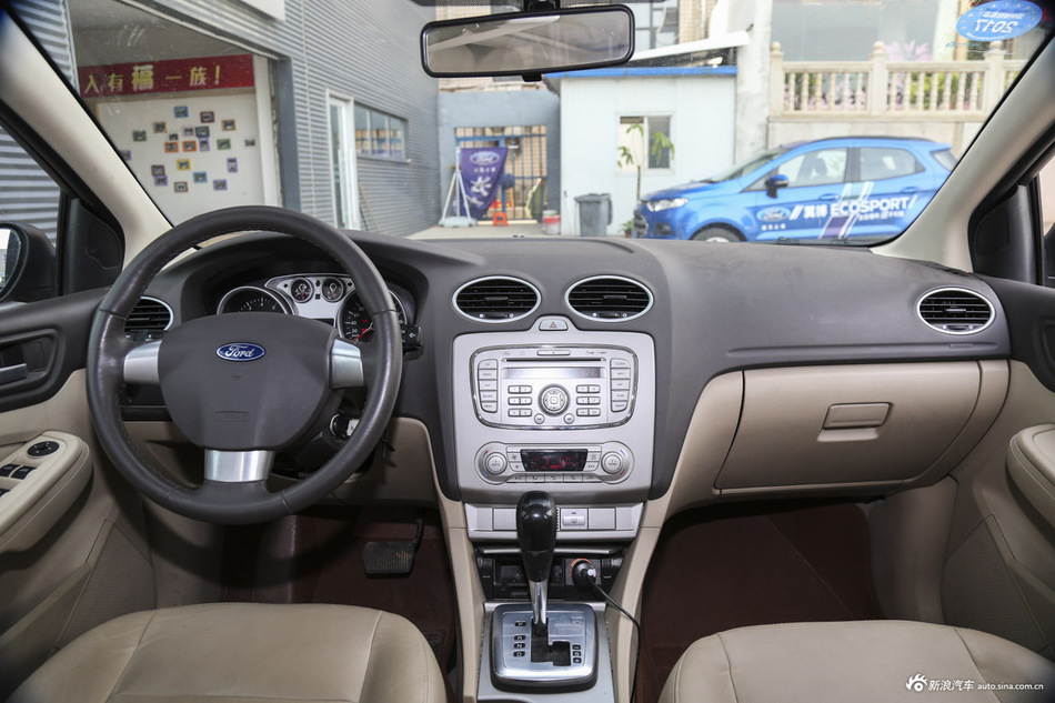 2013款福克斯两厢经典1.8L自动时尚型