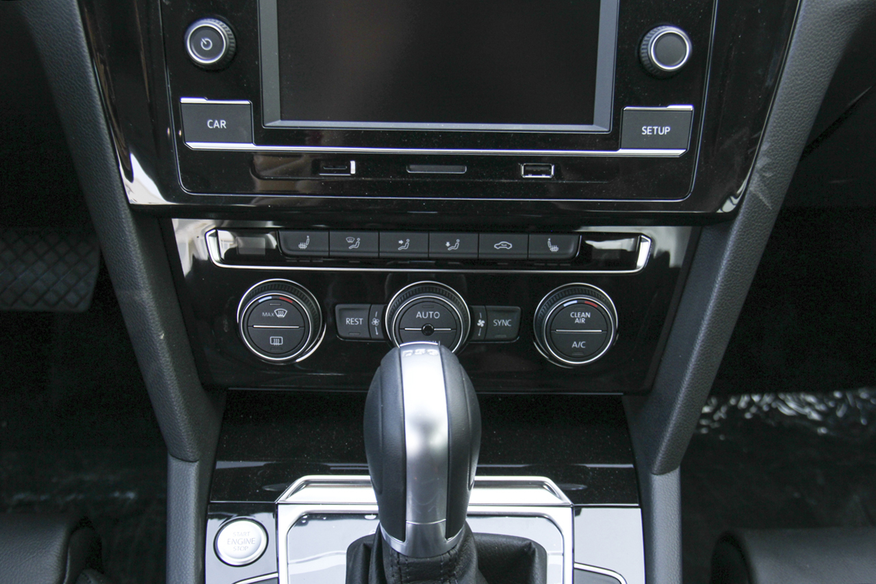 2018款迈腾改款1.8T自动330TSI DSG豪华型