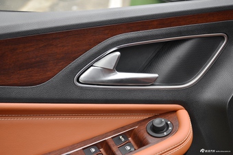 2017款宝骏560律动版1.5T手动乐享型