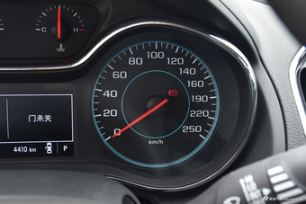 2018款科鲁兹1.5L自动炫锋都市版320