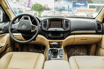 2016款萨瓦纳2.0T自动四驱汽油尊享版5座图片