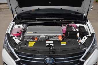 2018款比亚迪秦EV450 智联锋尚型