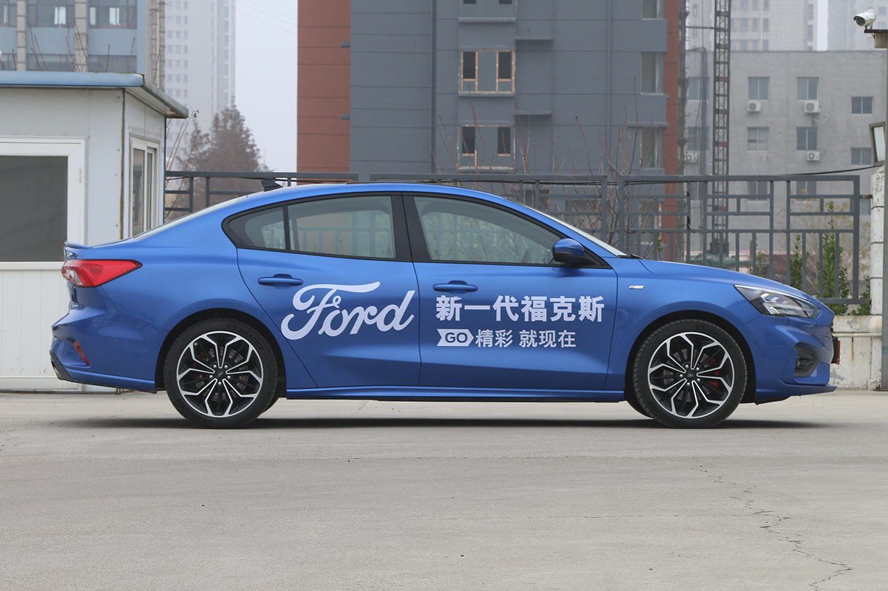 2019款福克斯三厢1.5T自动ST Line EcoBoost 180