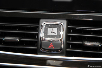 2017款宝骏560 1.5T DCT尊享型