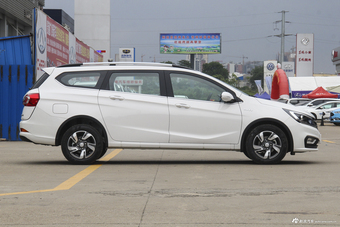 2017款宝骏310W 1.5L手动豪华型