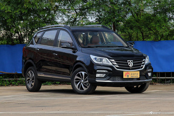 2017款宝骏560律动版1.5T手动尊享型