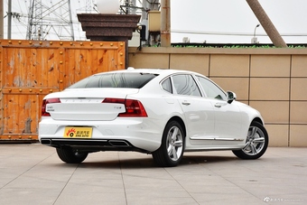 2019款沃尔沃S90 2.0T自动T5智远版