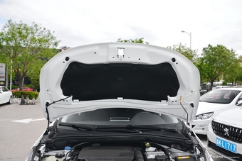 2018款标致2008 1.2T自动互联版230THP