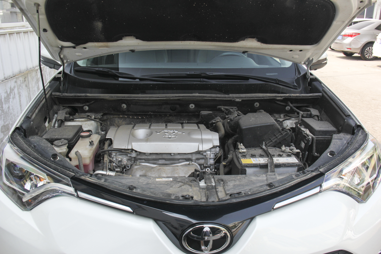 2016款RAV4荣放 2.5L自动四驱尊贵版