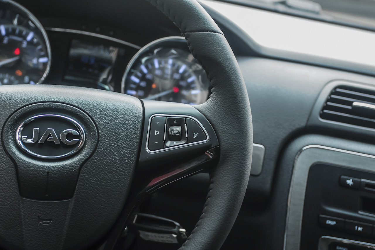 2015款帅铃T6 2.8T手动柴油进取型长轴HFC4DA1-2C