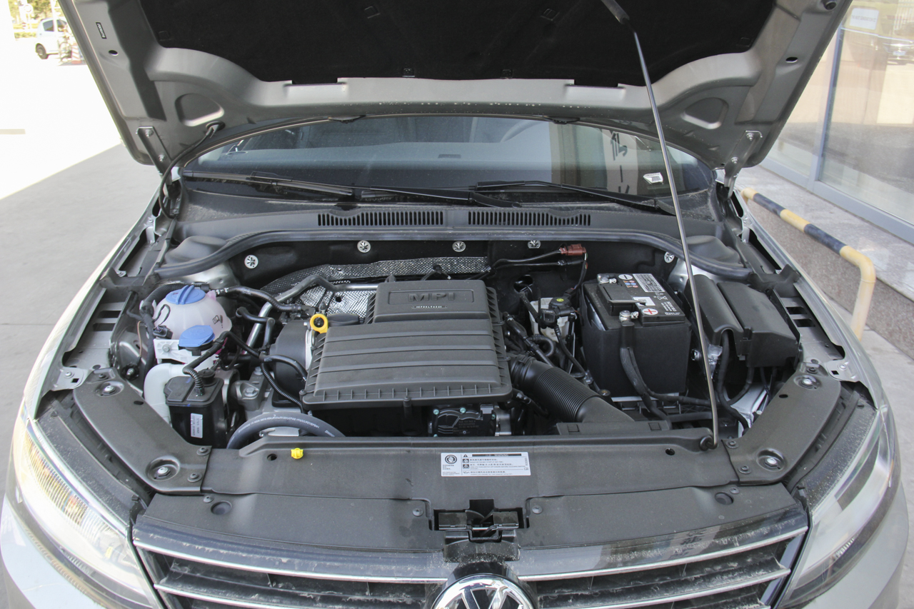 2018款速腾1.6L自动舒适型