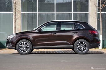 2016款宝沃BX7 2.0T自动 6座四驱旗舰型