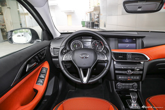 2017款英菲尼迪QX30 2.0T自动四驱运动版