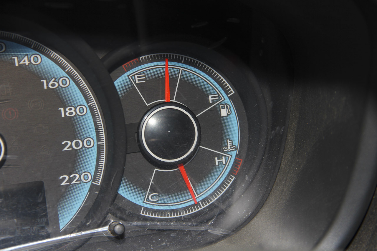 2015款骏派D60 1.8L自动尊贵型 白色