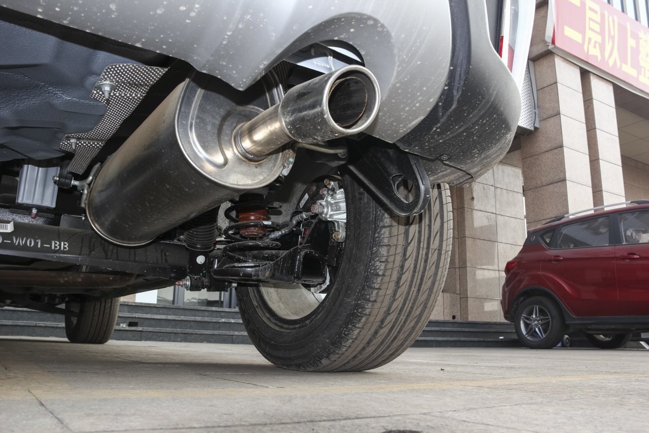 2017款陆风X2 1.6L手动劲锐版 