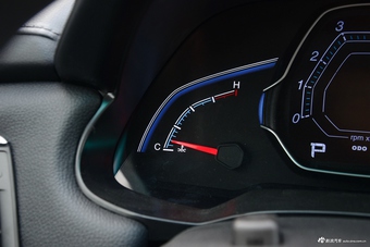 2016款锐3 1.6L CVT尊享型天窗版