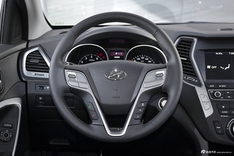 2017款全新胜达2.4L手动两驱智能型5座