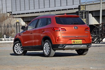 2017款奔腾X40 1.6L手动