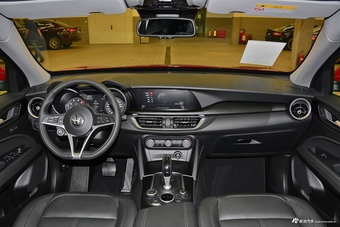 2017款Stelvio 2.0T 200HP自动豪华版图片