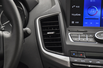 2018款东风风神AX7 1.6T自动尊贵型