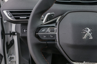 2017款标致5008 1.6T自动350THP精英版5座