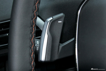 2017款标致5008 1.6T自动350THP精英版7座