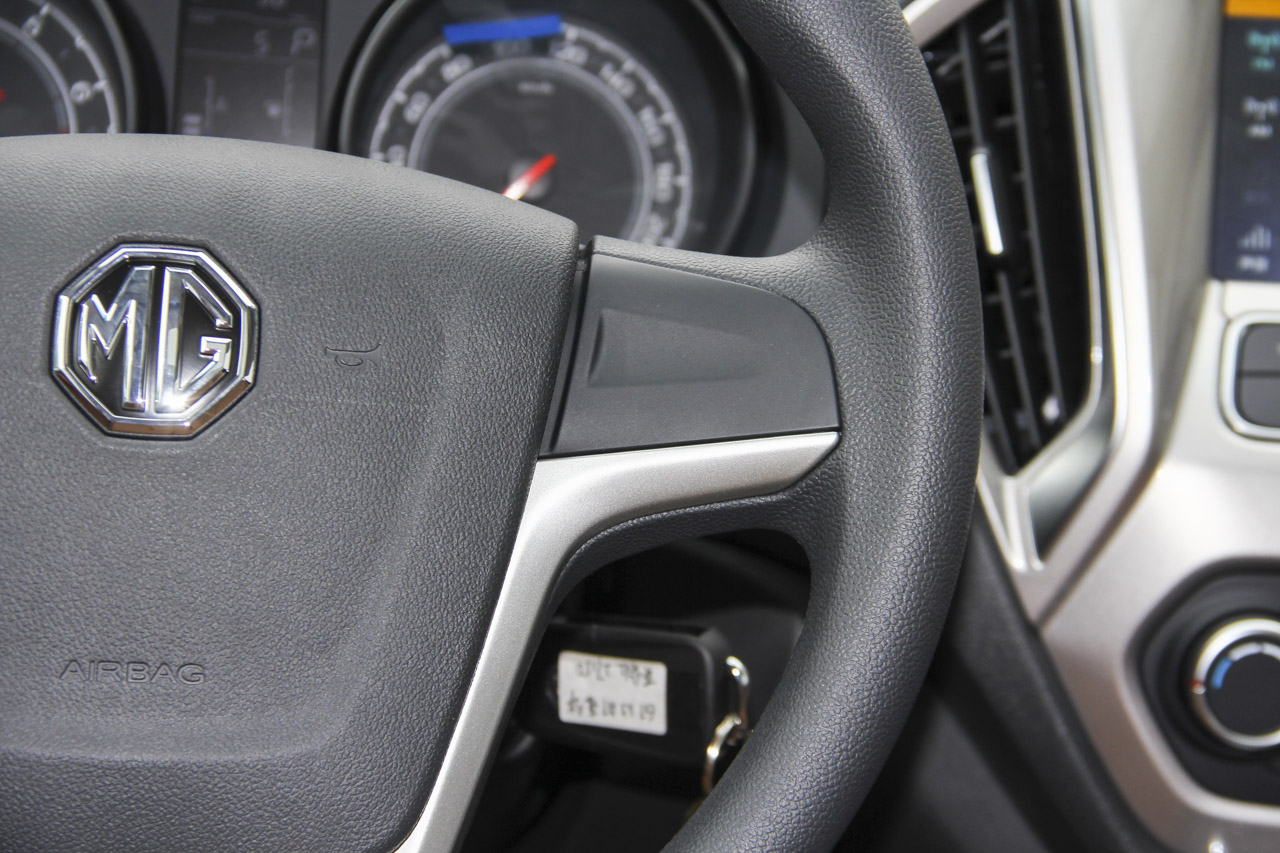 2016款名爵锐行1.5T自动超值豪华版