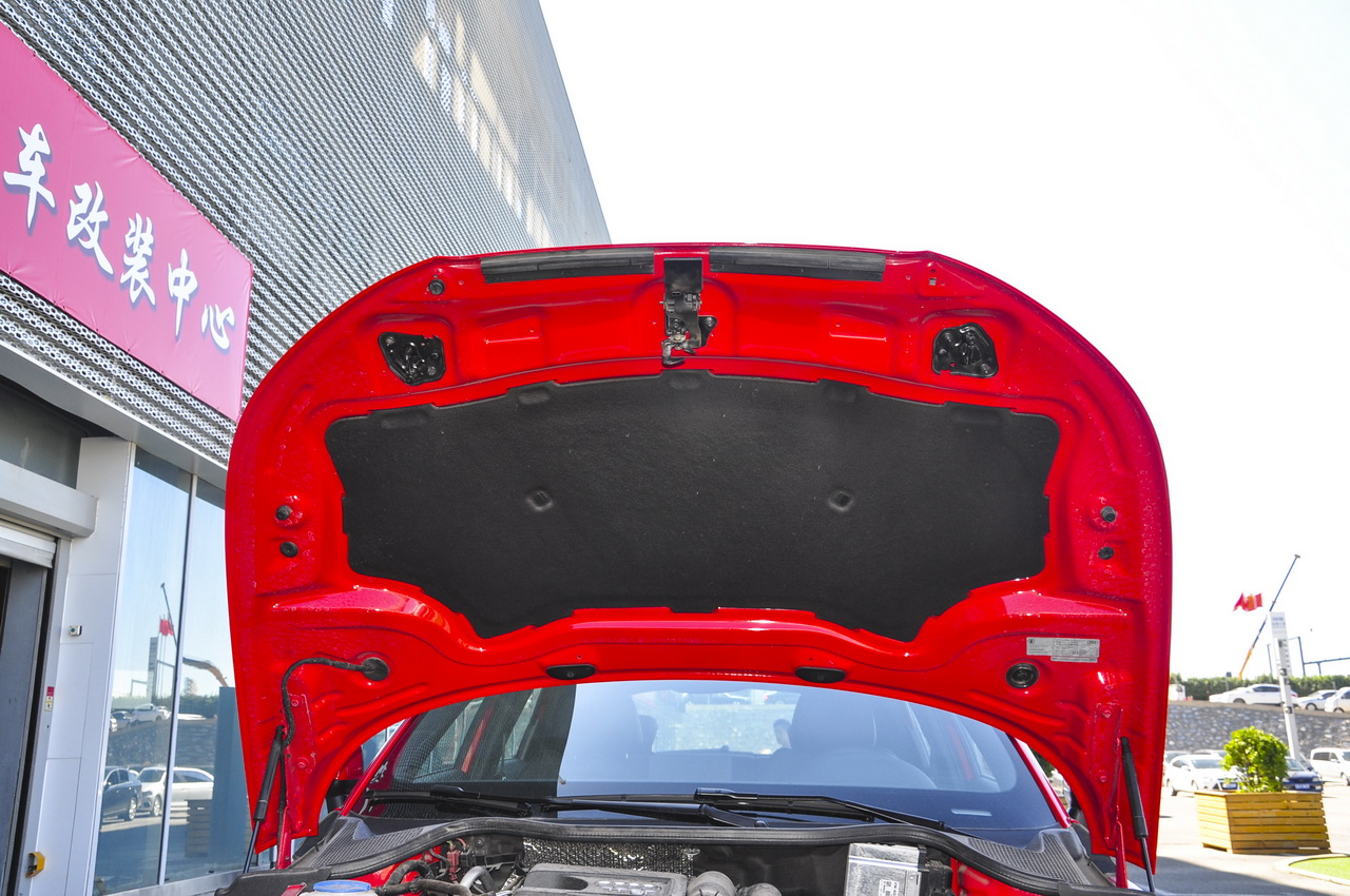 2016款奥迪A1 1.4T 自动30TFSI Sportback S Line运动版