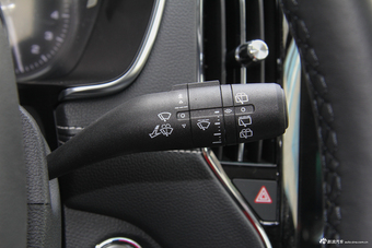 2018款荣威RX5 2.0T 30T自动两驱互联网智享版