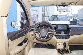 2017款宝骏730 1.5T手动时尚型7座