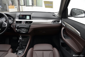 2019款宝马X1 2.0T自动xDrive20Li尊享型