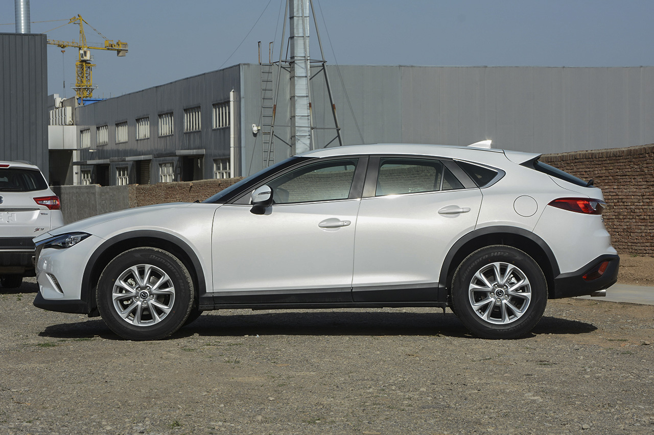 2018款马自达CX-4 2.0L自动两驱蓝天领先版