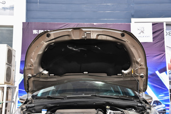 2016款标致2008 1.2THP 自动时尚版