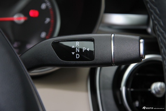 2017款改款奔驰C级C200L 2.0T自动运动版