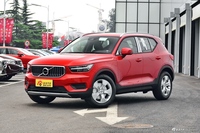 2019款沃尔沃XC40 2.0T四驱正午熔岩红T4
