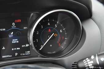 2018款捷豹F-PACE 2.0T自动四驱都市尊享版