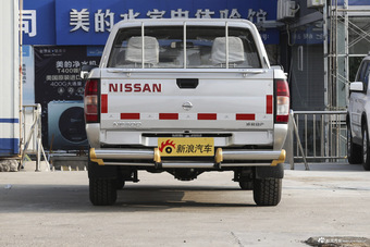 2011款D22皮卡 2.4L手动汽油两驱标准型