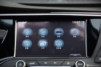 2017款昂科威2.0T自动四驱豪华型28T 雪域白