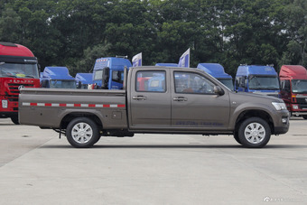 2016款神骐F30 1.5L手动舒适版长轴