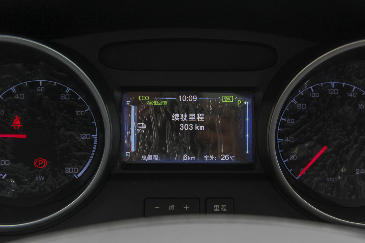 2018款比亚迪元EV360 智联炫酷型