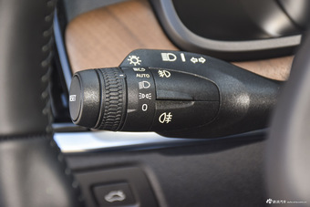 2017款沃尔沃S90 2.0T自动T5智尊版