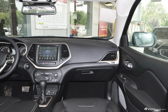 2017款自由光2.0L自动优越版