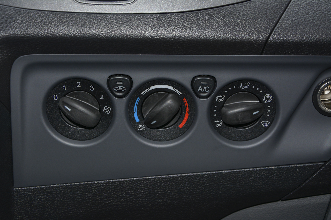 2017款新全顺2.0T中轴中顶柴油Diesel 5/6座Kombi国5