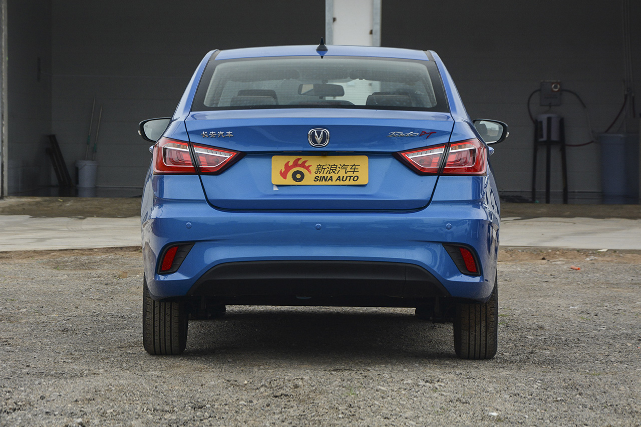  2018款逸动DT 1.6L手动智享型