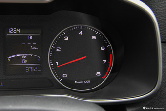 2017款名爵ZS 1.5L手动尊享互联网版