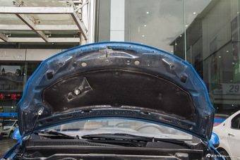 2013款奥拓1.0L手动豪华型 海沙蓝