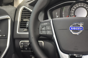 2017款沃尔沃XC60 2.0T自动T5 智进版