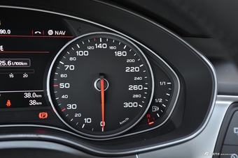 2018款奥迪A6L 2.5L自动30周年年型 30 FSI 风尚型